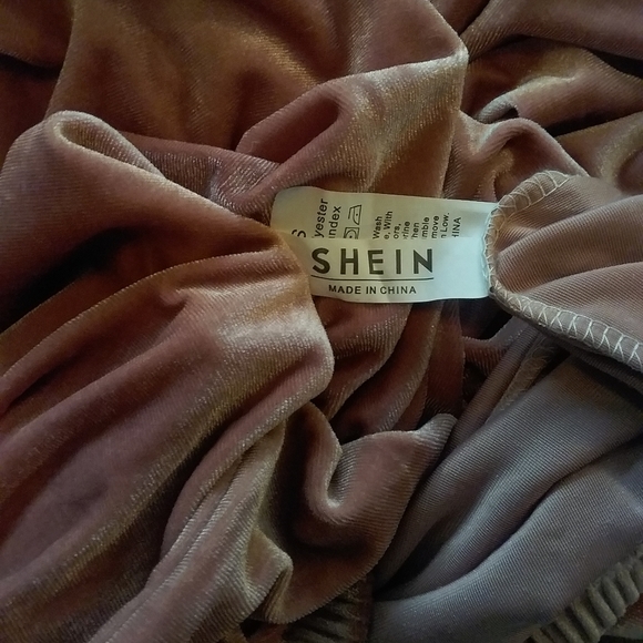 SHEIN Velvet Blush Pajamas ☺ 💤 Size Small - Picture 12 of 16